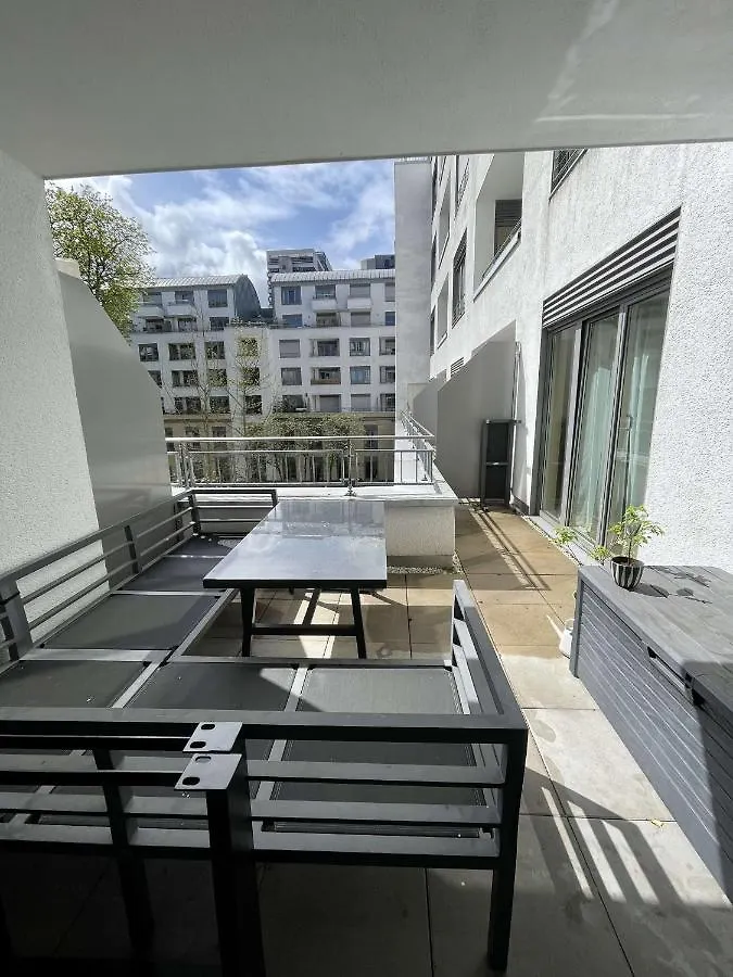 Helle 3-Zimmer-Wohnung Mit Terrasse Frankfurt am Main